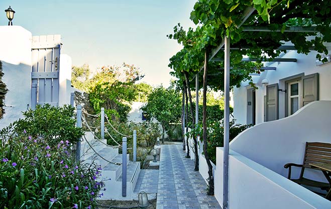 Myrto bungalows in Artemonas of Sifnos